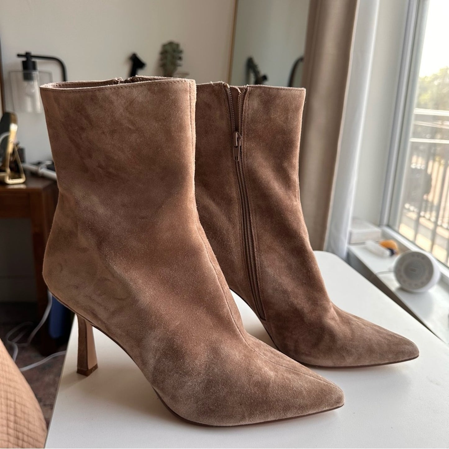 Steve Madden - 10 - “Alston” Bootie - Neutral Taupe Suede Heeled Ankle Boot EUC