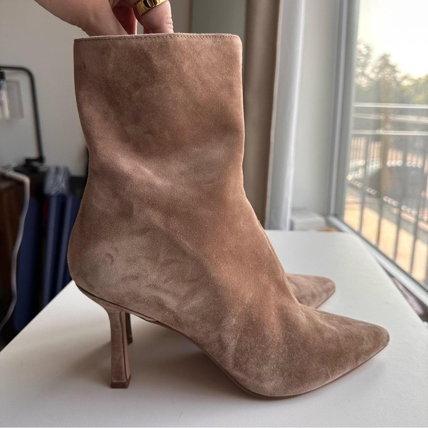 Steve Madden - 10 - “Alston” Bootie - Neutral Taupe Suede Heeled Ankle Boot EUC