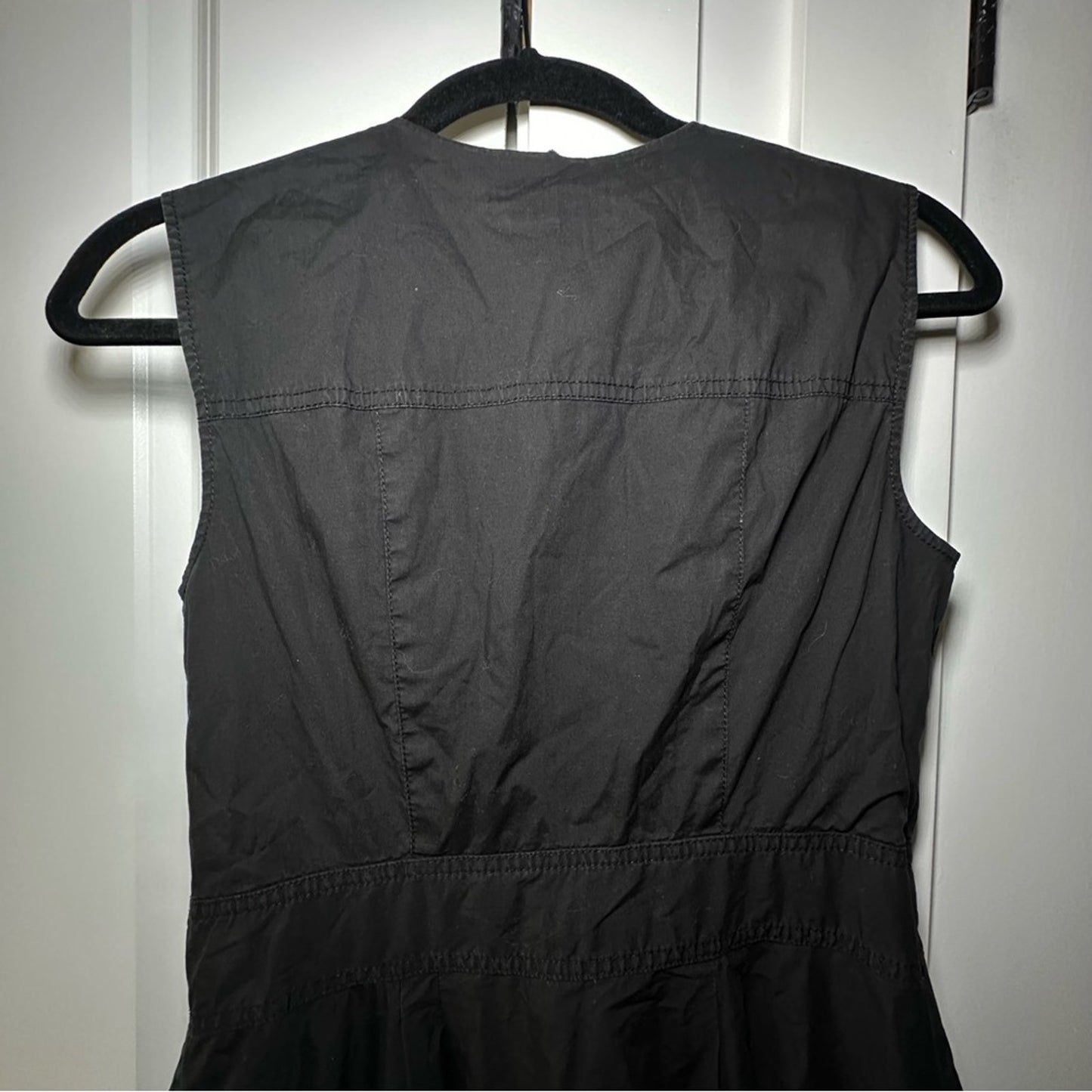 ✨ Club Monaco Black Pleated Sleeveless Dress – Size 8 – Perfect Condition ✨