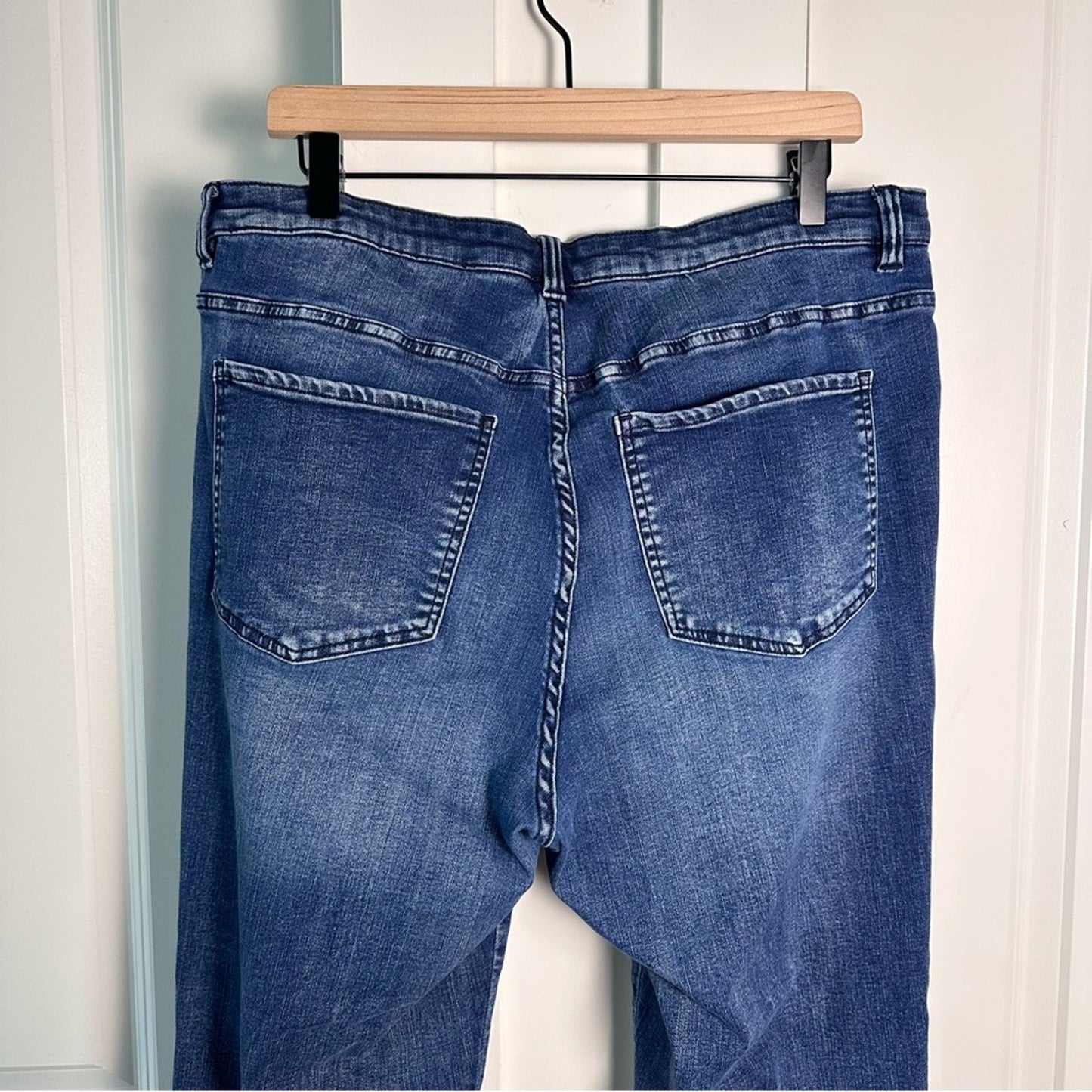 Universal Standard (16) Mid Rise Skinny Seine - Medium Wash ‘Distressed Blue’