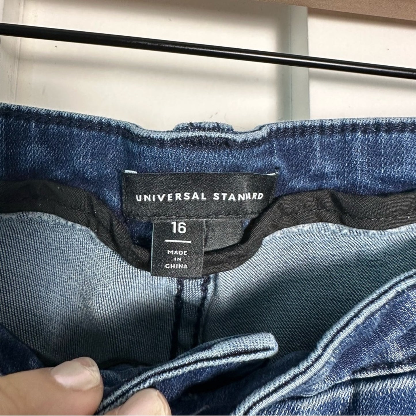 Universal Standard (16) Mid Rise Skinny Seine - Medium Wash ‘Distressed Blue’